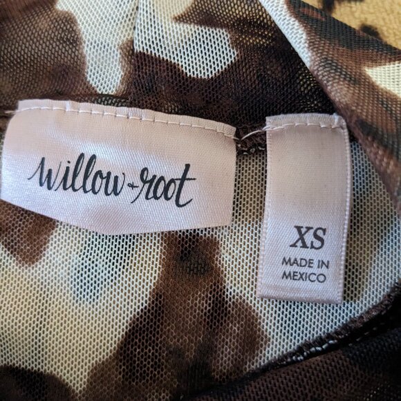 Xs willow in root like new condition cow print layering top - Picture 2 of 2
